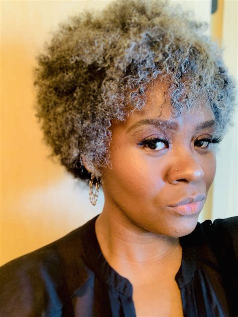 Women are raving about wavy short cuts for summer heat relief 13