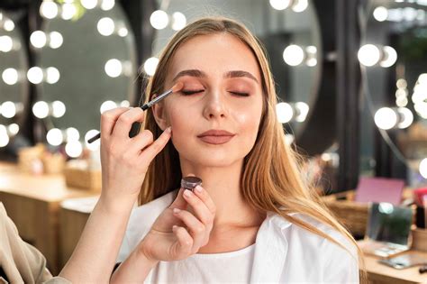 Professional Makeup: Mastering the world's Art of Beauty » Tirai