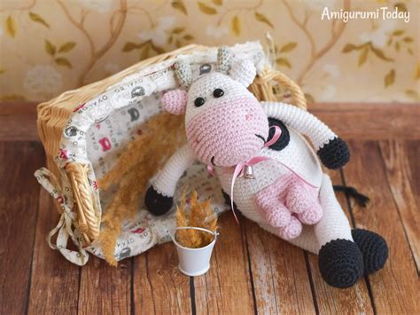 Вязаная корова амигуруми крючком: описание — Вязаные игрушки крючком ...