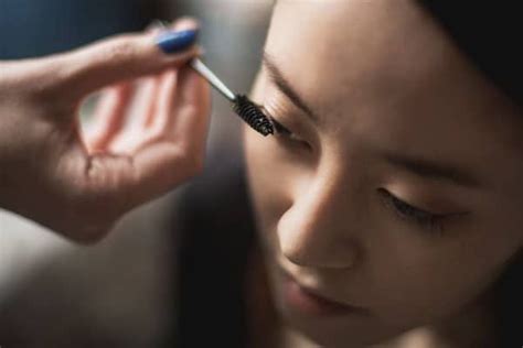 Eyelash Extensions Are Trending, And Unfortunately So Is Lash Lice