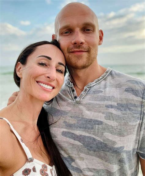 Who Is Dr. Shelly? Biography, Age, Height, American Chiropractor