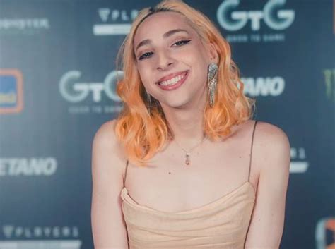 Beatriz Pozzebon Antes E Depois - Who Is Beatriz Pozzebon? All About Singer