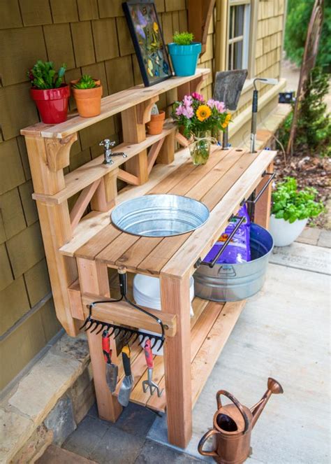 How to Make a Gardener's Potting Bench | how-tos | DIY