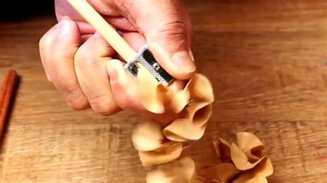 Даже из древесной стружки можно сделать что-то уникальное! Раскручиваем ...