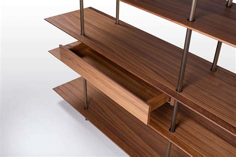 Arial Bookshelf » Cliff Young