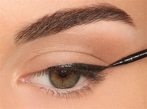 Beauty & Style blog by Laura Valuta: Let's Play Aqua Liner