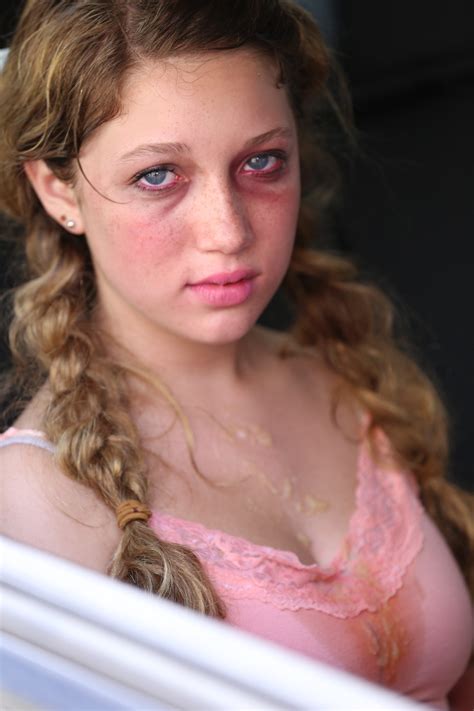 13 year old kidnapped girl Beth (Tori Griffith)(1) | Hollywood Revealed