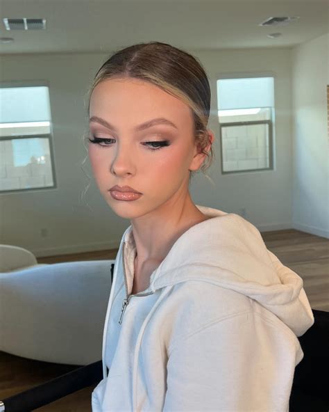 Meghan Martinez (@megmarie__) • Instagram photos and videos