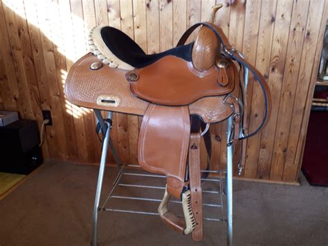 WESTERN SADDLE | Equestrian & Livestock Accessories | Trenton | Kijiji