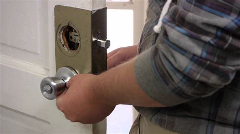 Installer un loquet : sur quels types de porte installer un loquet