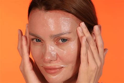 How To Use DRx SpectraLite FaceWare Pro LED Mask | Dr Dennis Gross