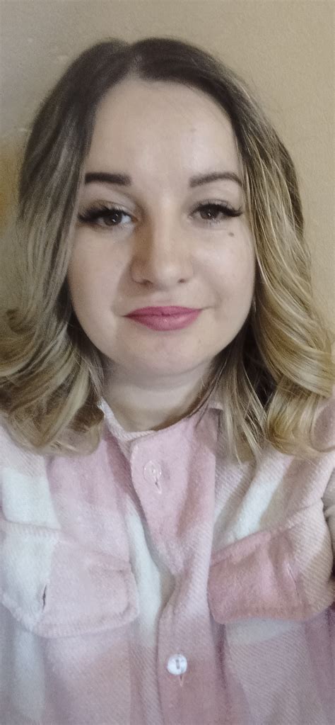 Miss-Kiss- Cam Model Profile | Stripchat