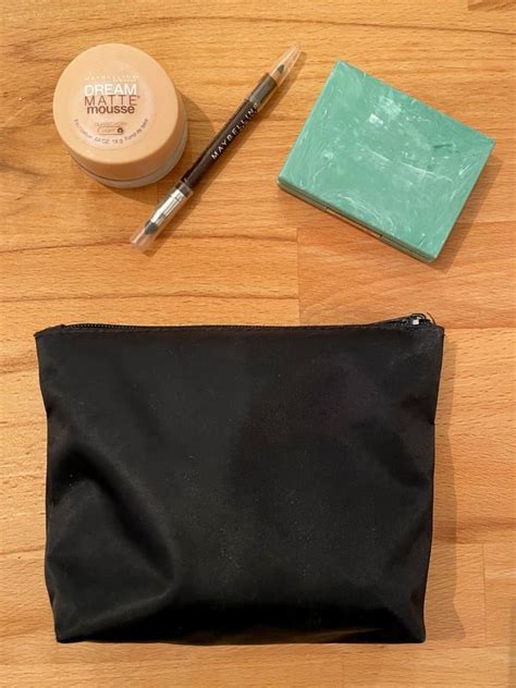 What NOT to Pack in Your Carry-On Bag: What is Not Allowed on a Plane ...