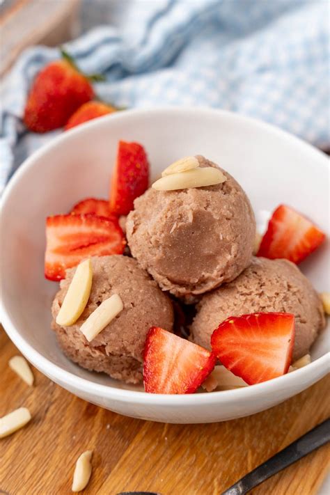 16 Easy Diabetes-Friendly Desserts (Less Than 15 Grams of Carbs