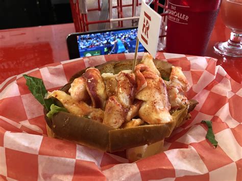 Lobster Rolls – I Am Cool Now