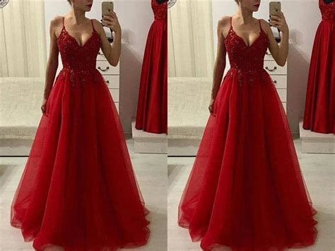 Даашинз. Бүх төрлийн эмэгтэй бэлэн хувцас. Dress, плаж, туфл.