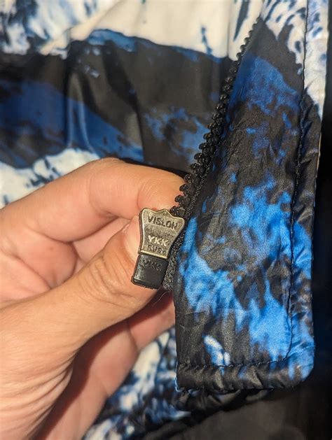 Как отличить оригинал от подделки the north face | Пикабу
