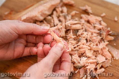 Макароны с соусом из сметаны и копченой рыбы. Рецепт с фото