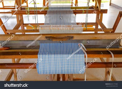 Traditional Thai Weaving Loom Stock Photo 401171584 | Shutterstock