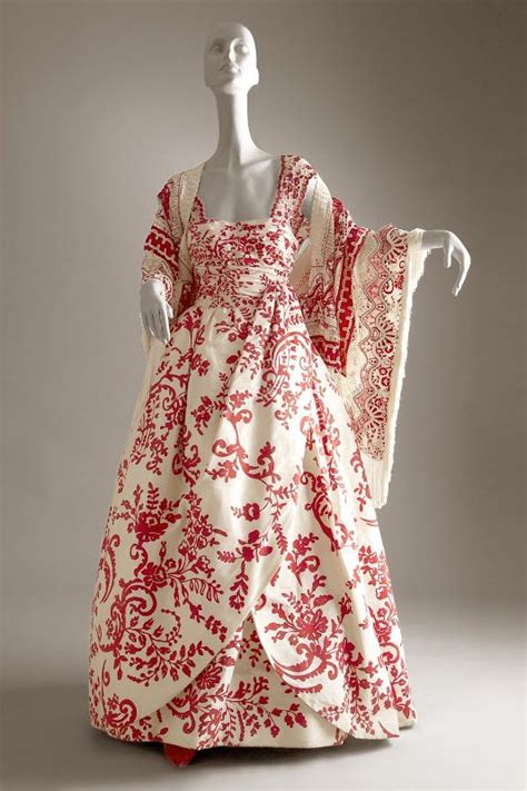 Dolores Delargo Towers - Museum of Camp: Haute Couture | Stile di moda ...