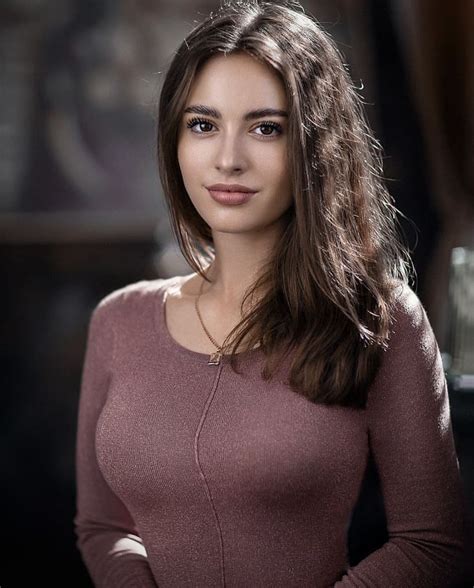 Pin on Beauties/Schönheiten