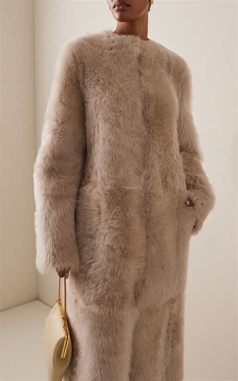 Pin by Vittoria Rubis on Moda autunno inverno in 2024 | Shearling coat ...
