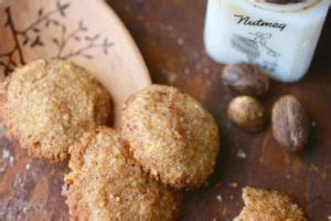 Low Carb Christmas Cookies: Nutmeg Butter Balls - Lowcarb-ology