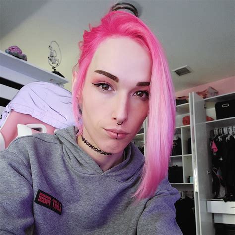 TW Pornstars - 🕸️ MissRedline 🕸️ (Best Puppy) 🦴. Twitter. Is pink