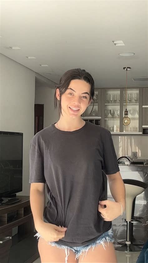 𝐉𝐮𝐥𝐢𝐚 𝐥𝐢𝐧𝐡𝐚𝐫𝐞𝐬 | 🏻 coisas ao mesmo tempo #explorar | Instagram