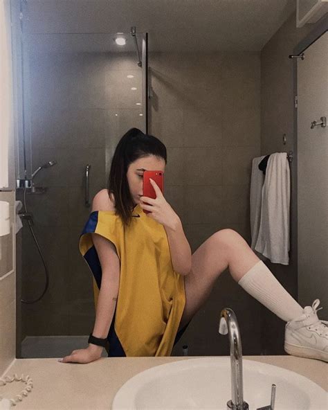 идеи для фото | Legs, Mirror selfie, Step