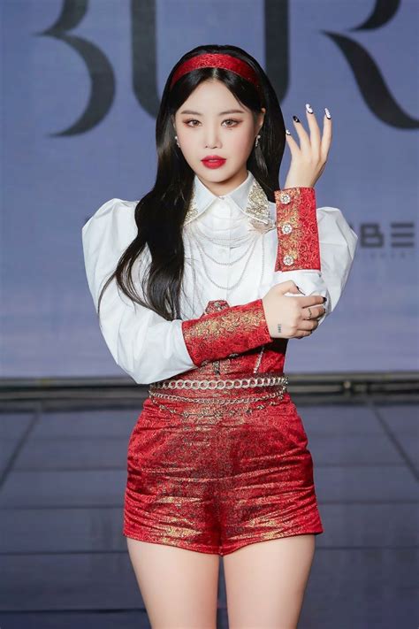 (G)I-DLE에 있는 aytin님의 핀 | 케이팝 복장, 케이팝 패션, 패션 의상