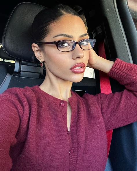 Dina Khalil's Instagram, Twitter & Facebook on IDCrawl