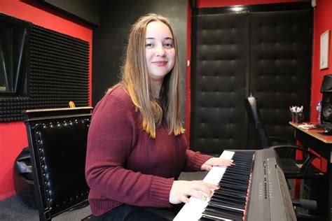 Petya Staneva - Teachers - RockSchool - Music Lessons