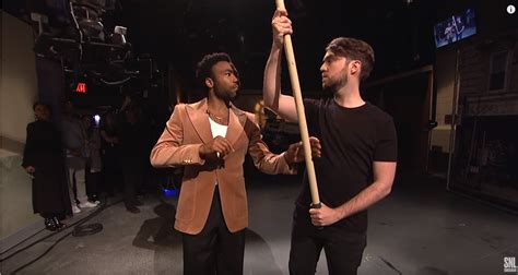 I hear the new SNL lighting guy eats his own shit : r/jakeandamir