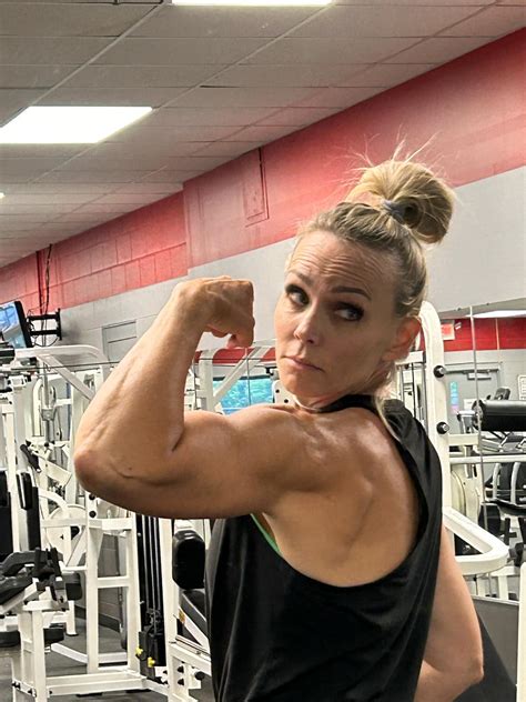 Tricia Mackie (American News Anchor) Biceps : r/FemaleCelebrityBiceps
