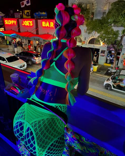 Vicky Stark | Posting this video tomorrow on my YouTube channel 🙌🏼🔥