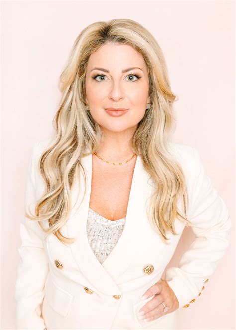 Charleston Headshots & Branding Photographer | Stephanie Selby