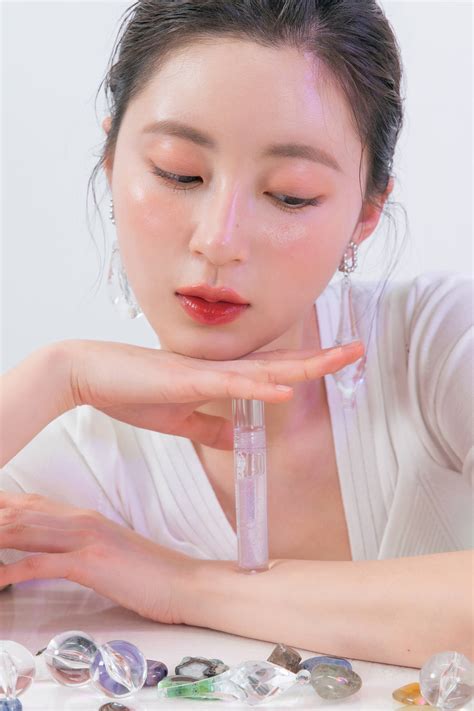 glasting color gloss romnd  distributor