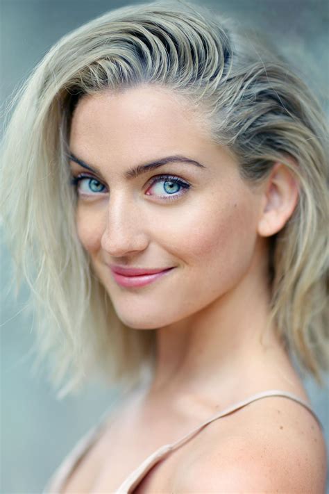 Full credits of "Normal People (TV Miniseries)" - FilmAffinity