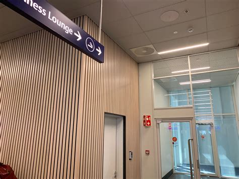 Smoking at Keflavík International Airport (KEF)