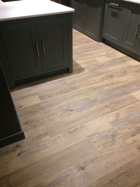 Everything You Need To Know About Lvt Vinyl Flooring - Flooring Designs