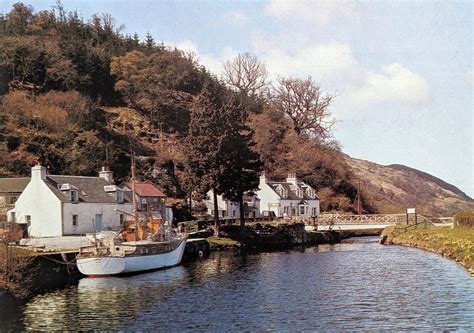 The Crinan Canal, Argyll and Bute. : r/Scotland