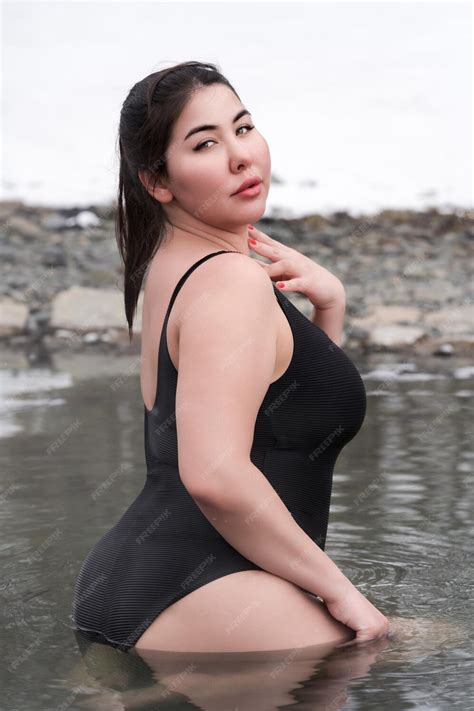 premium photo busty curvy extended sizes young adult model  black