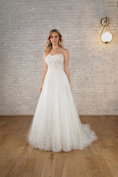 Elegantly Embellished A-Line Bridal Gown with Floral Lace and 3D Floral