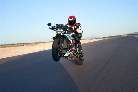 BMW's ultimate naked bike: the M 1000 R - Road Rider Magazine