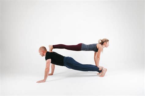 acroyoga акройога | Позы для йоги в паре, Позы парной йоги, Парные ...