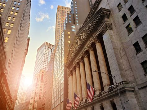 Wall Street ends a volatile month on a strong note - ADSS