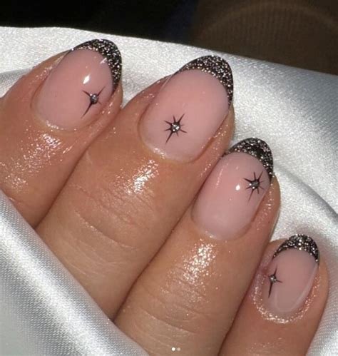 40+ Trendy Black Christmas Nails Design Ideas