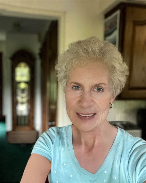 Jackson Heights, NY 11372 | Sunflowers on BQE exit to Northern Blvd in