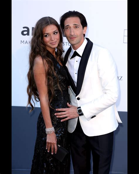 Photo : Adrien Brody pose avec sa compagne Lara Lieto au photocall de